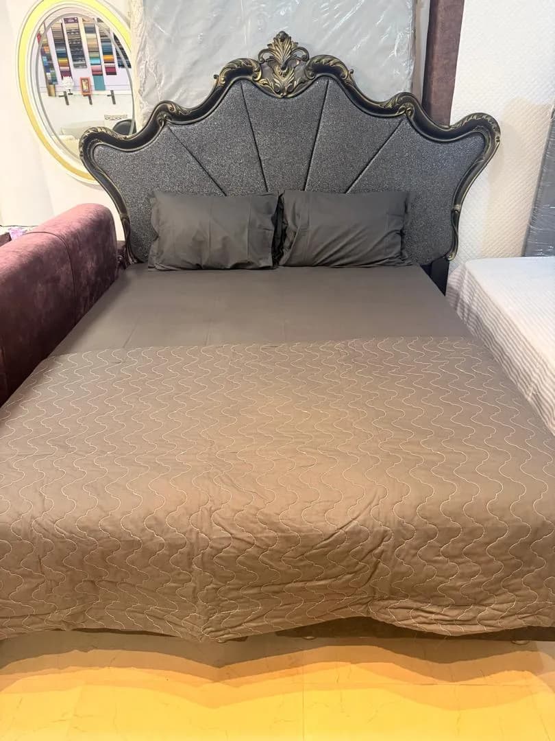 Complete 5-Piece Royal Bedroom Ensemble – Luxury Ornate Bed Frame, Premium Mattress, Pillows, Bedding & Quilted Blanket Set