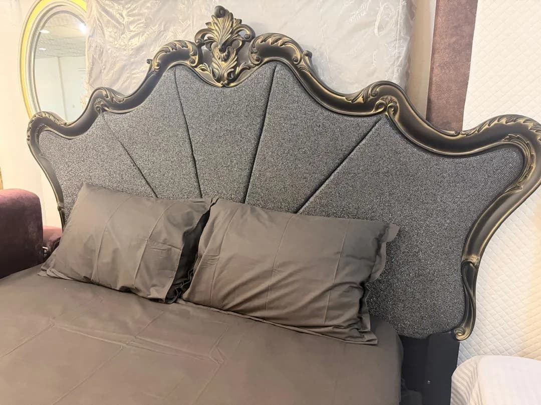 Complete 5-Piece Royal Bedroom Ensemble – Luxury Ornate Bed Frame, Premium Mattress, Pillows, Bedding & Quilted Blanket Set — view 2