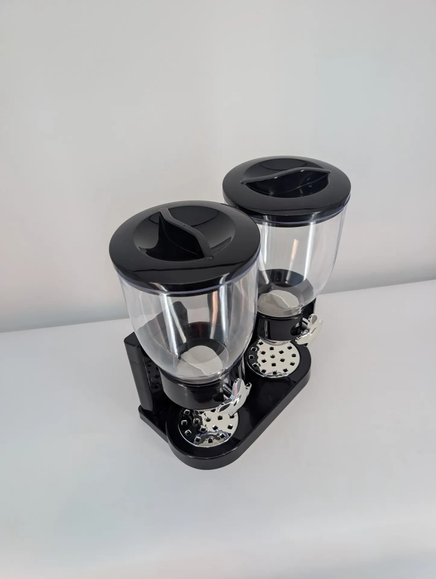 Cereal Dispenser — view 4