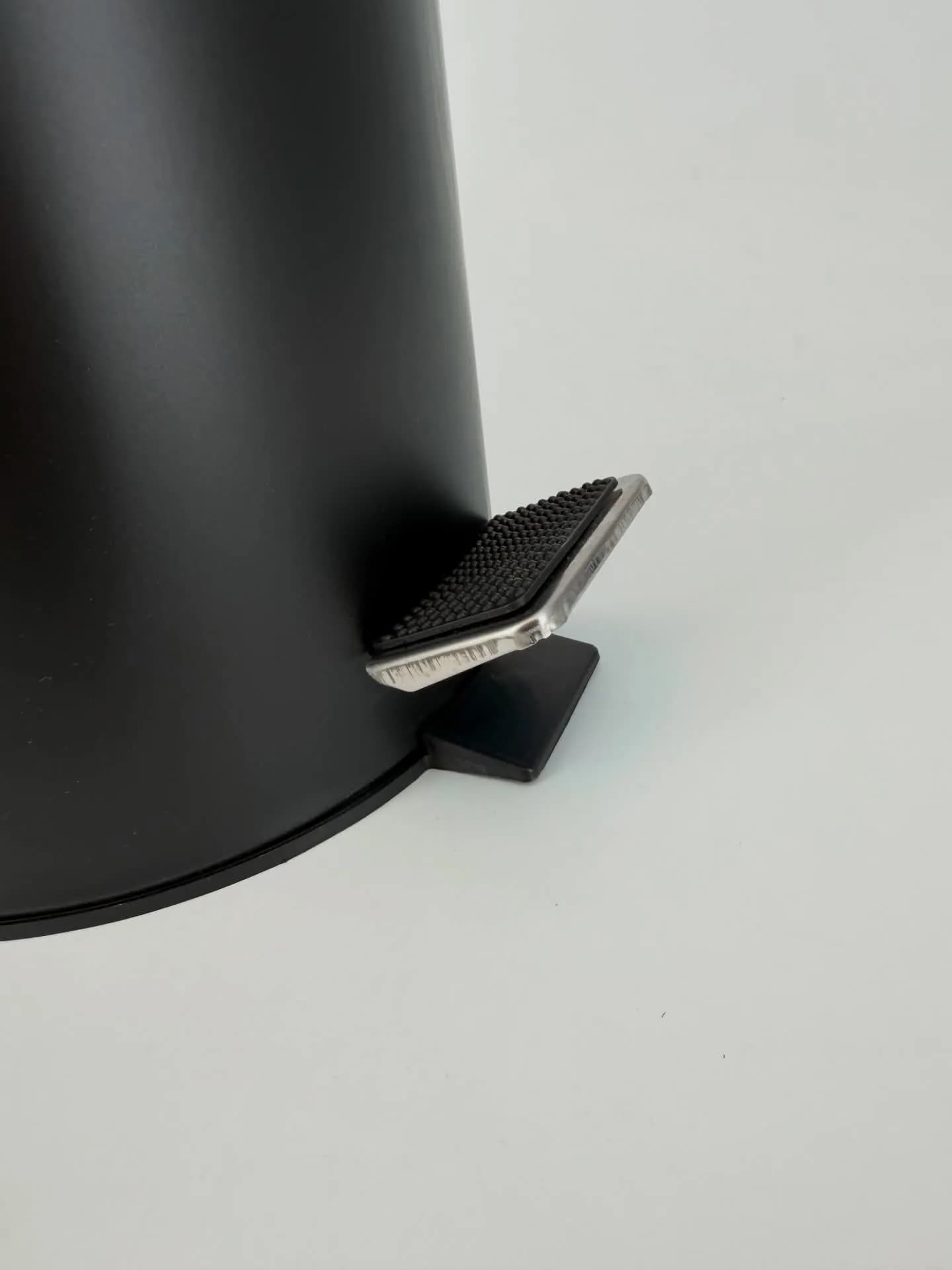 Stainless Steel Step Bin 5L — view 3