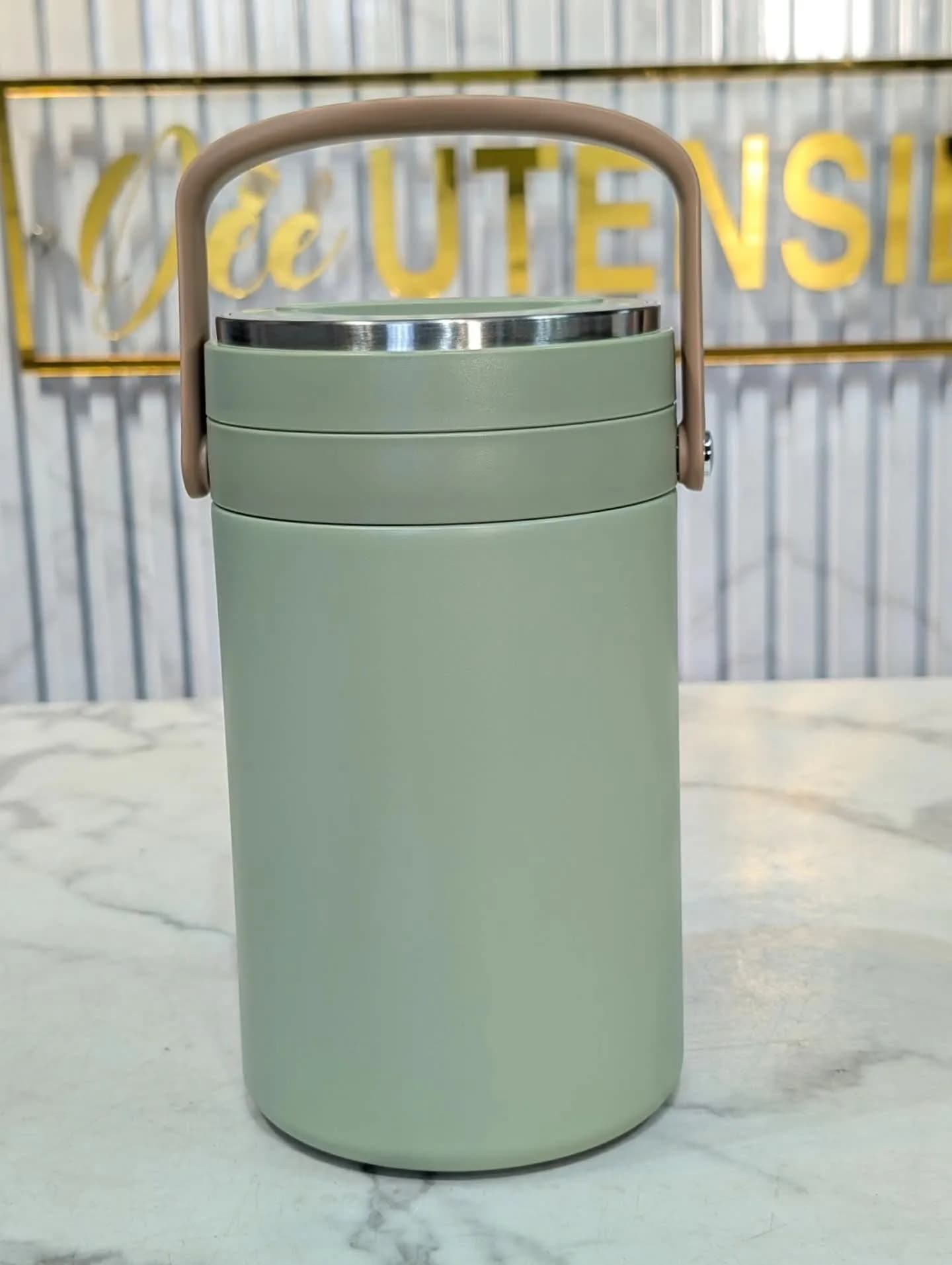 C&E KitchenWare Insulated Flask 2.4L — view 2
