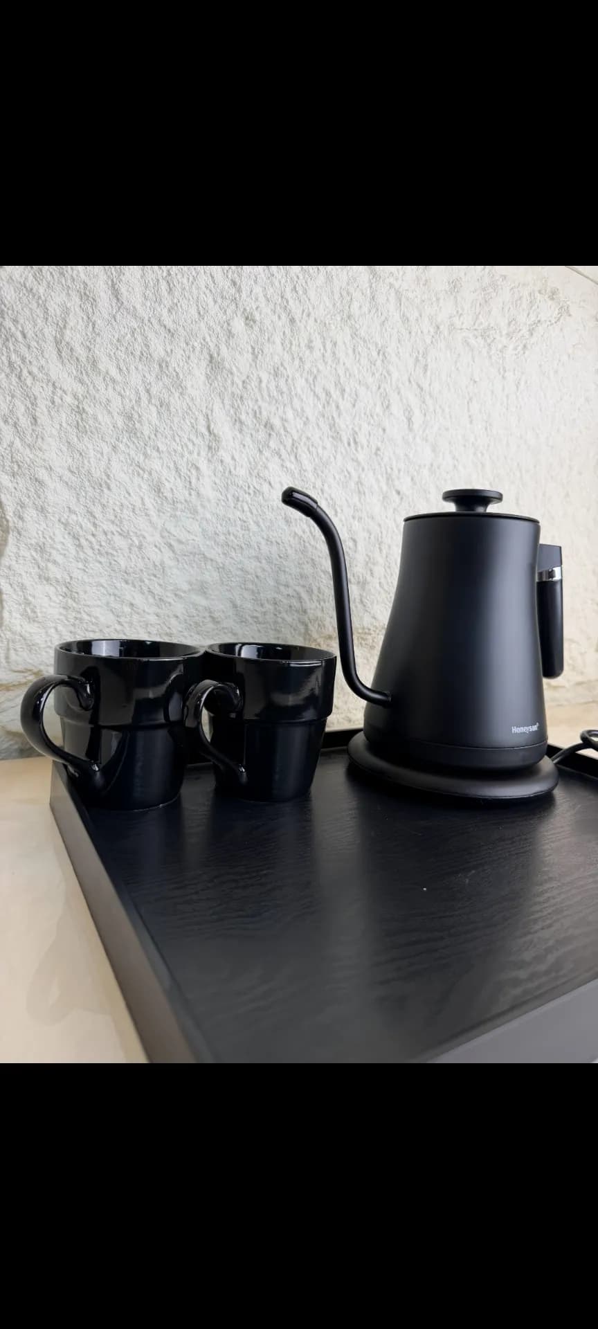 Electric Kettle with Mugs — view 2