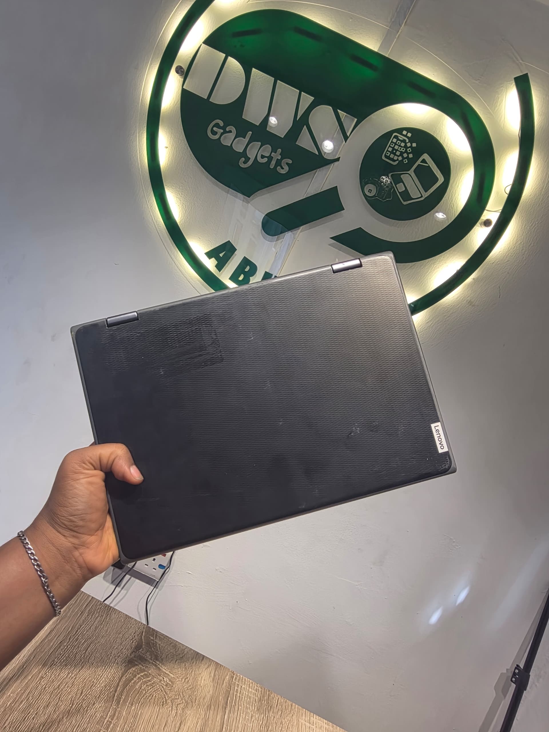 Lenovo 300e X360 || Touch Screen || Intel Celeron || 4gb Ram || 128gb SSD || — view 3