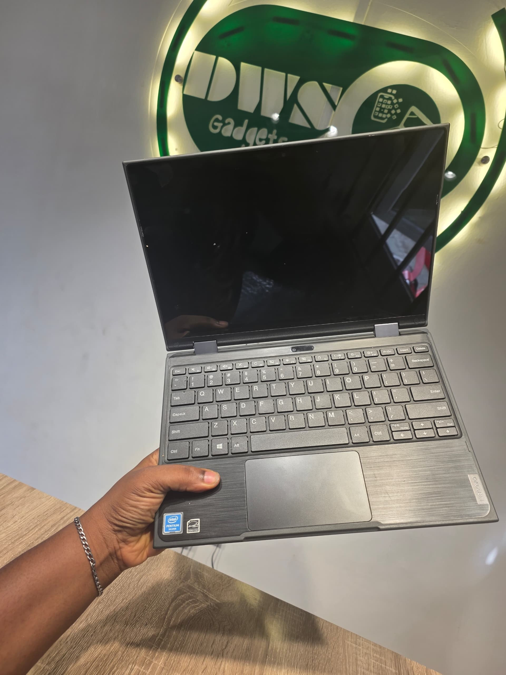 Lenovo 300e X360 || Touch Screen || Intel Celeron || 4gb Ram || 128gb SSD || — view 4
