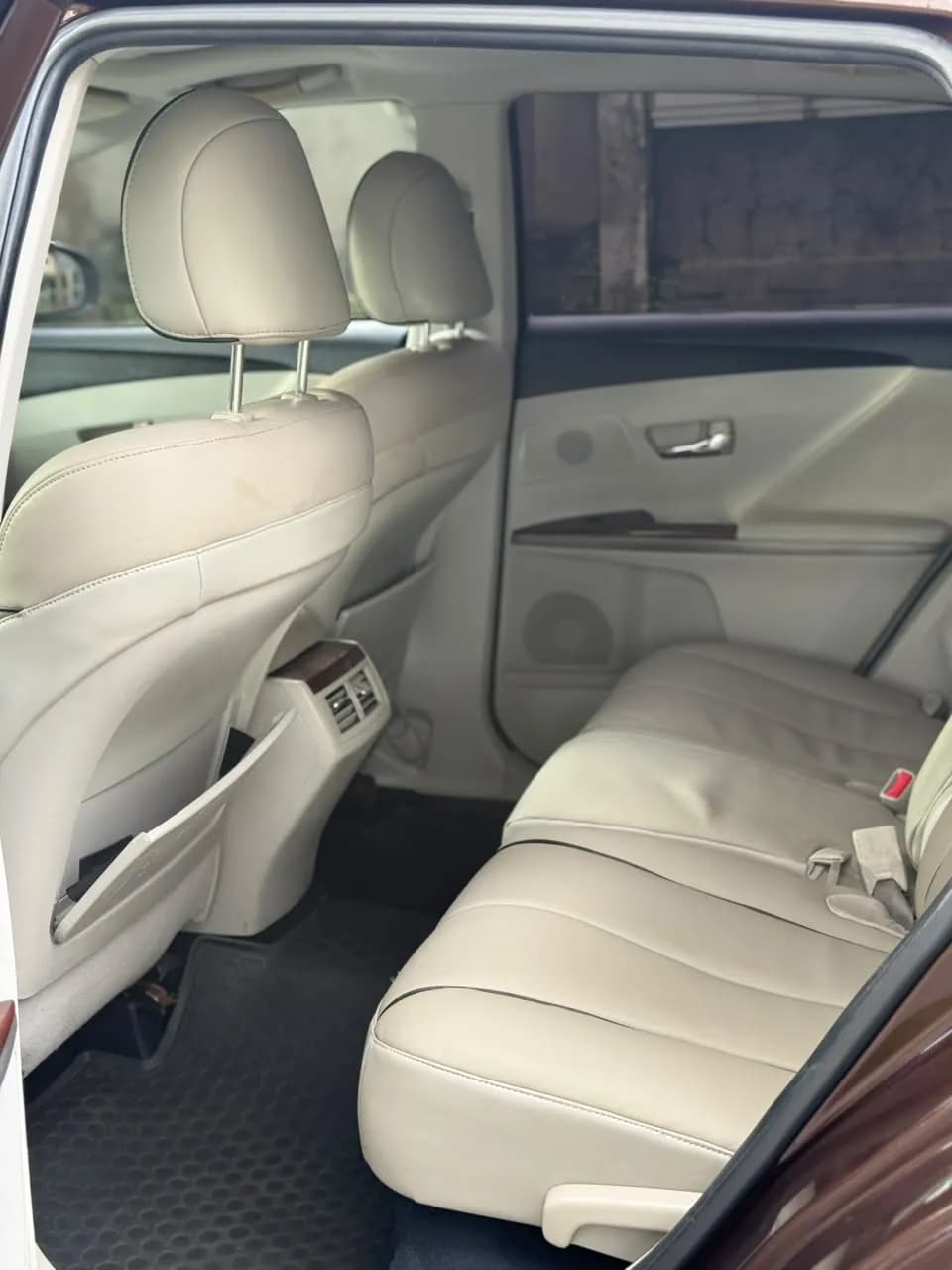 2010 Toyota Venza Nigerian-used — view 4